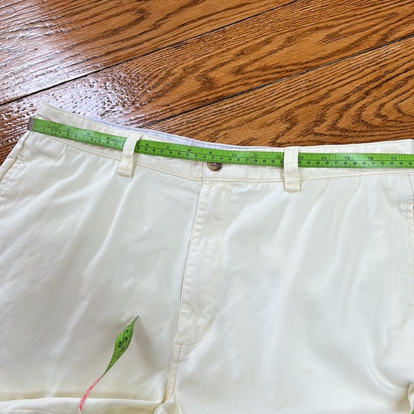 Chaps brand pale yellow men’s shorts.  Size 36. - Picture 6 of 8